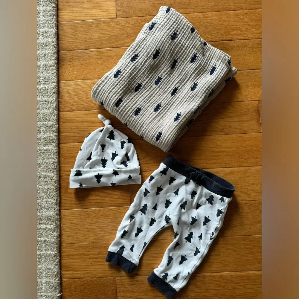 BABY CHRISTMAS 3-6 MOS